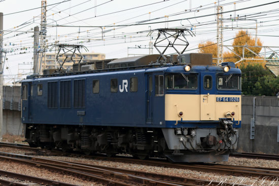 EF64-1026単機　マンション前