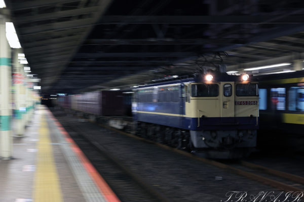 EF65-206818:29撮影 1092レ 市川駅