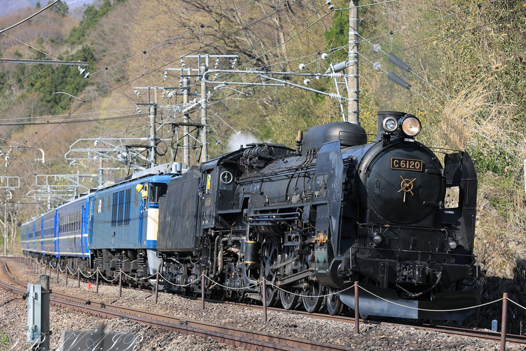 4/19)スカ線E235系配給とC61-20試運転 | TRAVAIR Railway Photograph