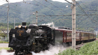 8/24)波久礼駅を通過するC58-363 | TRAVAIR Railway Photograph