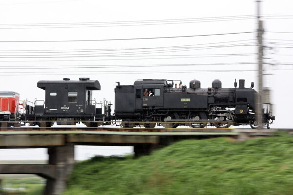 2024.9.27 13:56撮影 回5551レ 栗橋～新古河間