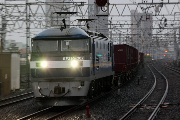 EF210-363 1090レ 市川駅