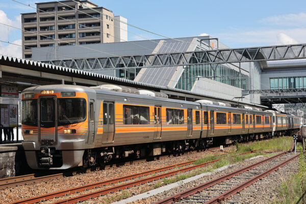 313系
