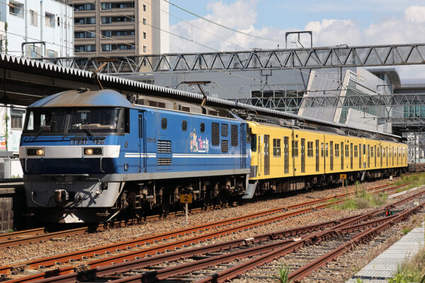 清水駅を通過する甲種