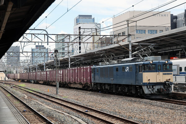 EF64-1025