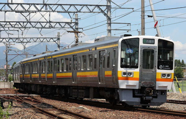 211系
