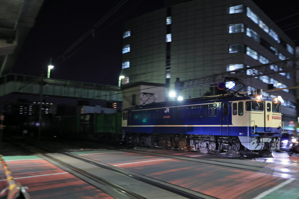 EF65-2083 76レ 南千住～北千住間