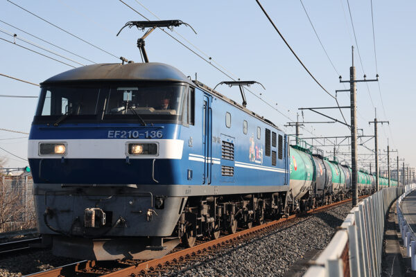 EF210-136 8883レ 三郷～新三郷間